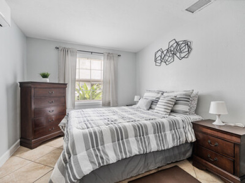 PRIVATE STUDIO NEAR BUSCH GARDENS  - Gallery - 13