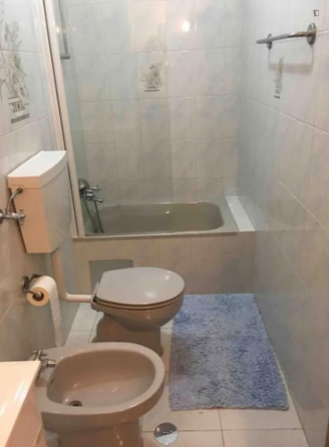 Welcoming single bedroom in Santarém  - Gallery -  5
