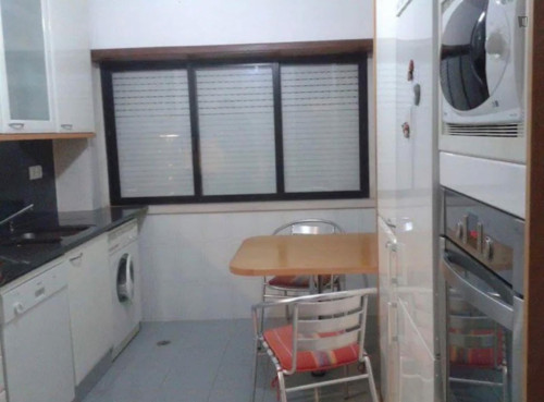 Welcoming single bedroom in Santarém
