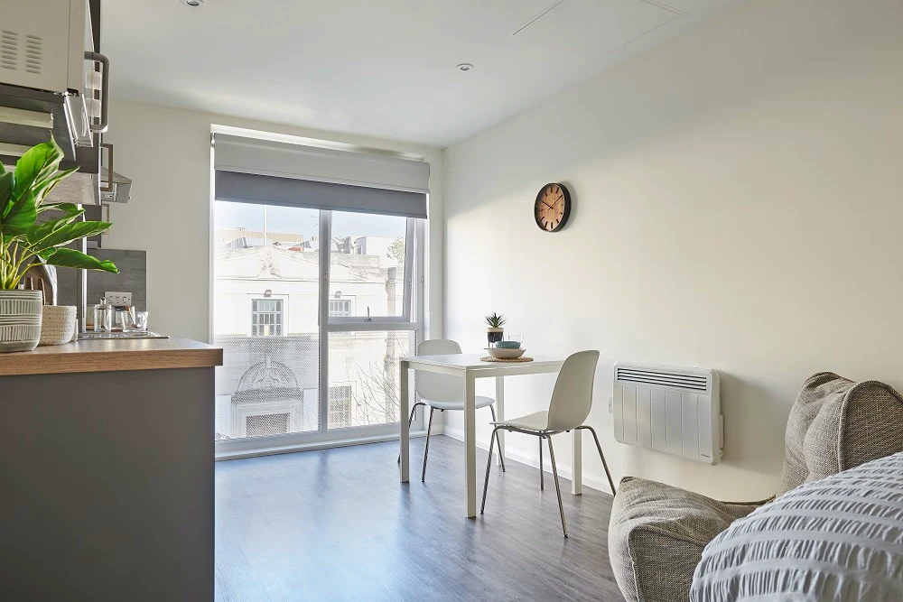  Superior Studio  -  The Bank - Southampton  - Gallery -  6