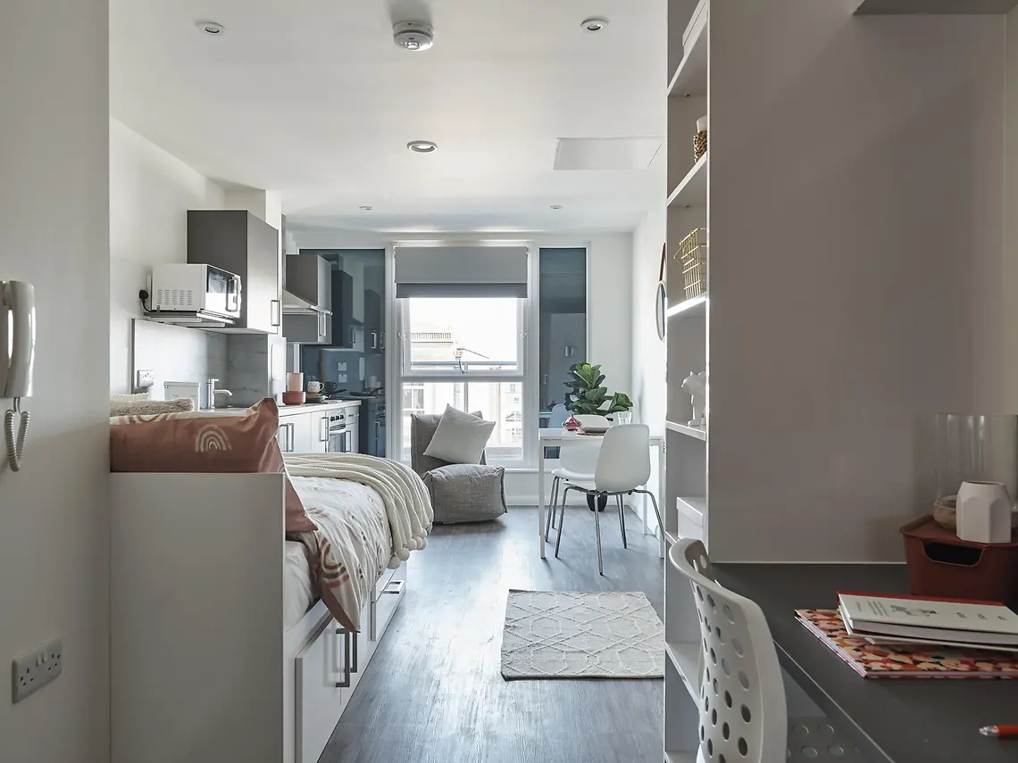 Premium Studio - Floors 3 & 4 - The Bank - Southampton - Gallery - 4