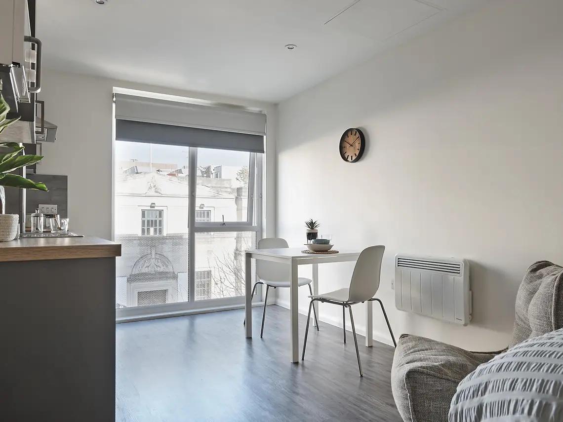 Superior Studio - Floor 4 - The Bank - Southampton - Gallery - 5