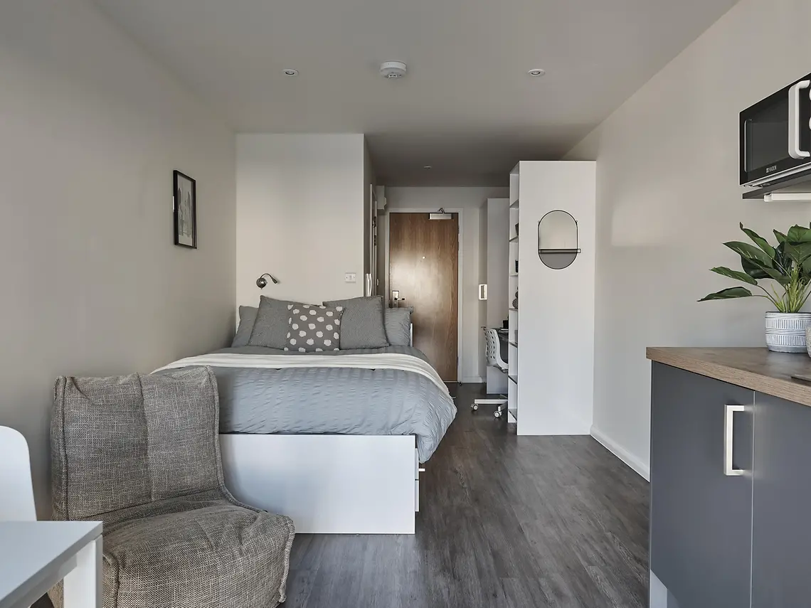 Superior Studio - Floor 4 - The Bank - Southampton - Gallery - 3