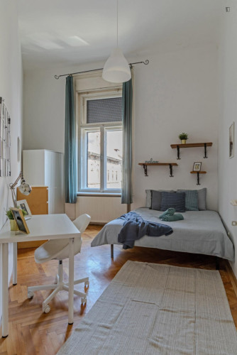 Inviting double bedroom near Oktogon metro