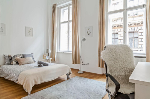Cosy double bedroom near Blaha Lujza tér metro