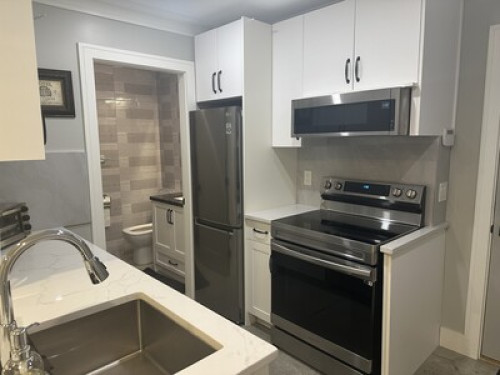 Primarily private Basement Burnaby - Gallery - 6