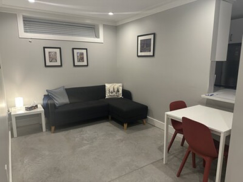 Primarily private Basement Burnaby - Gallery - 7