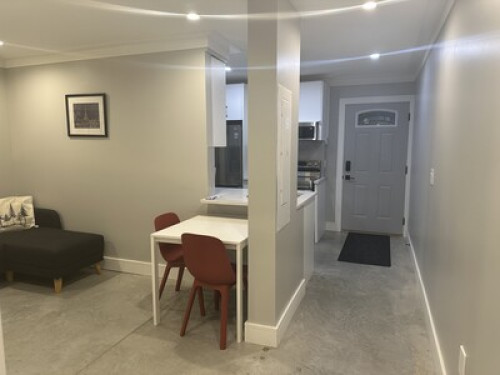 Primarily private Basement Burnaby - Gallery - 8