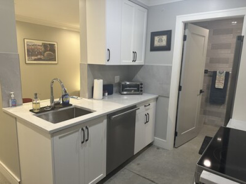 Primarily private Basement Burnaby  - Gallery -  5