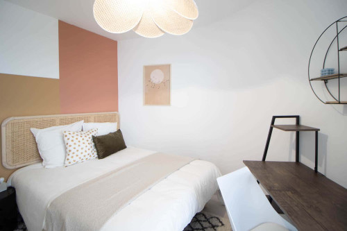 Intimate 10 m² bedroom to rent near Lyon