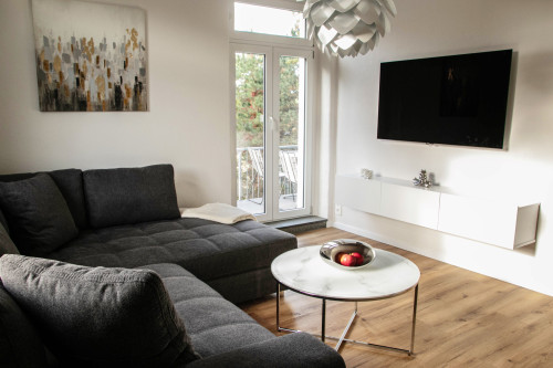 Modern 2.5-room apartment (70 sqm) in Dresden-Striesen (near the university hospital)