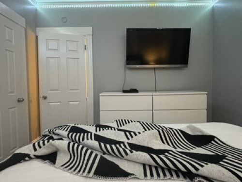 Private room for rent 