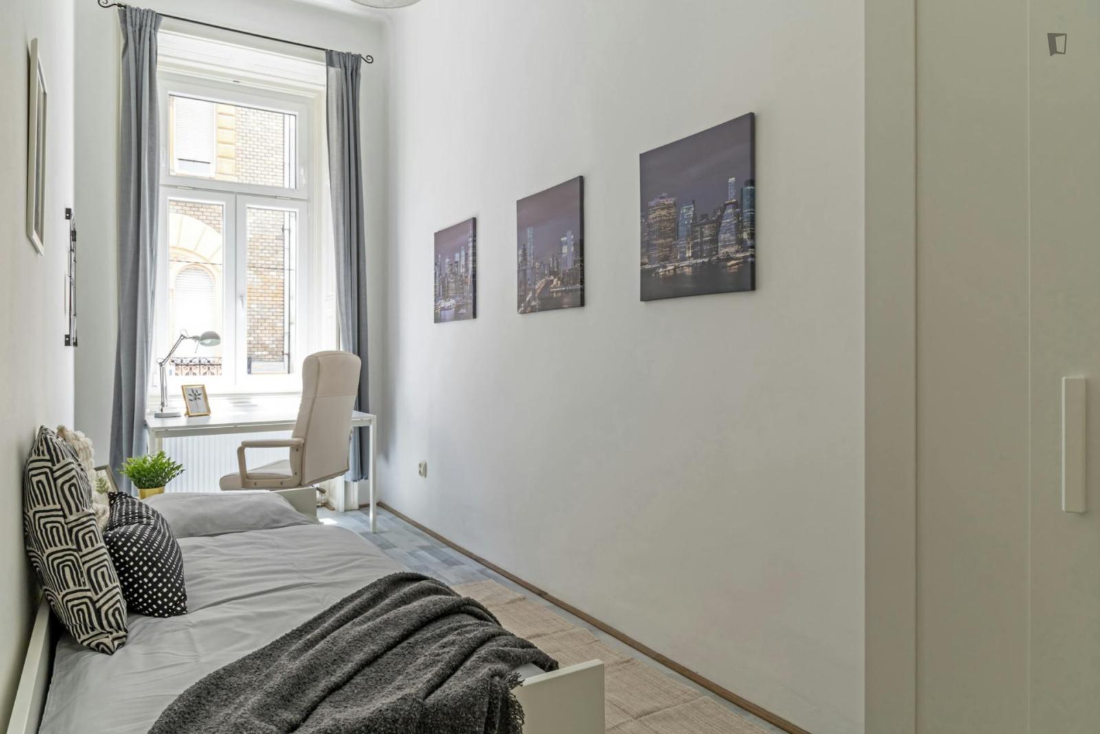 Alluring Single Bedroom Near The Centre Of Budapest - 1
