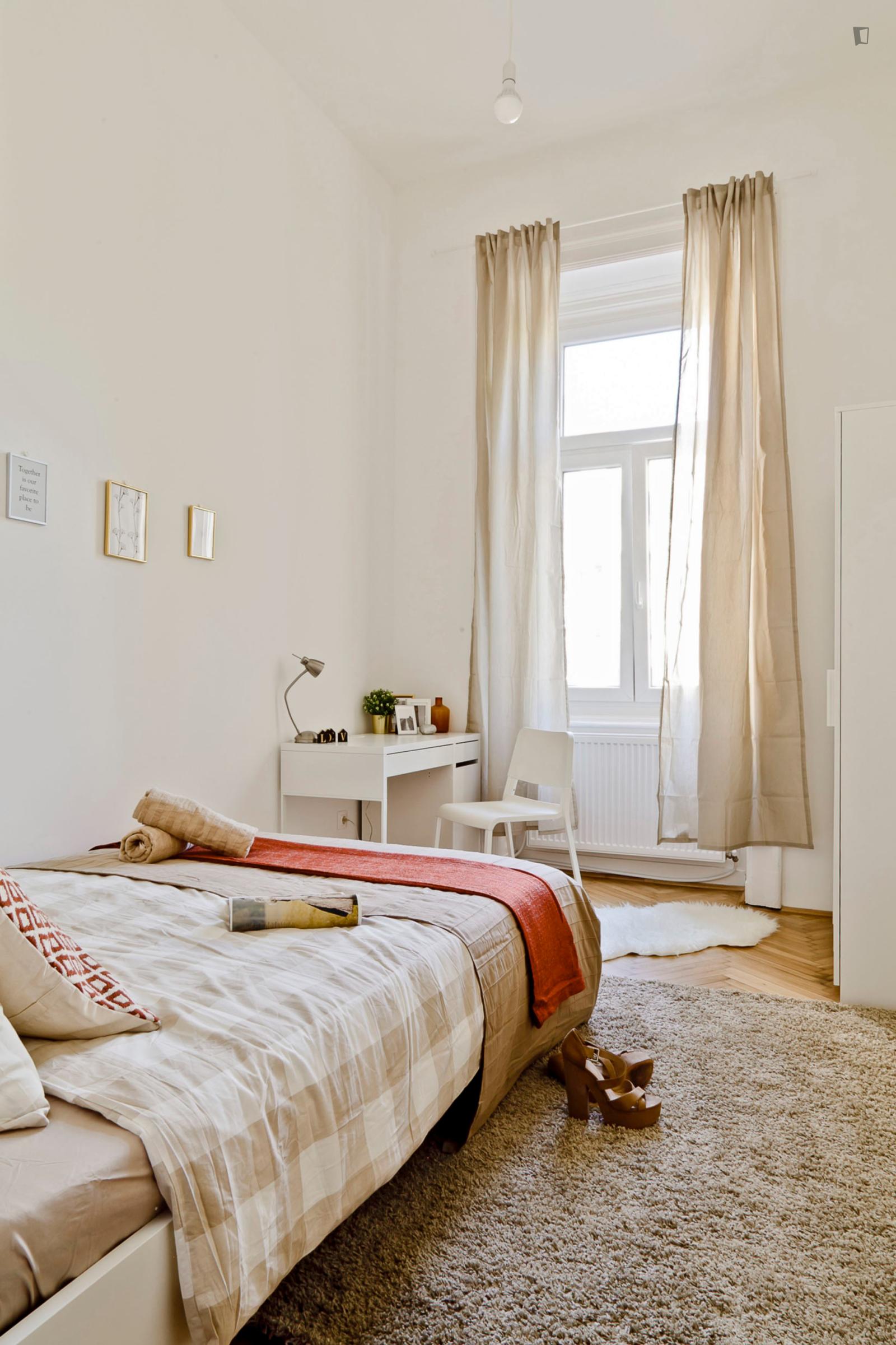 Very Nice Double Bedroom Near Rákóczi Tér Metro - 1