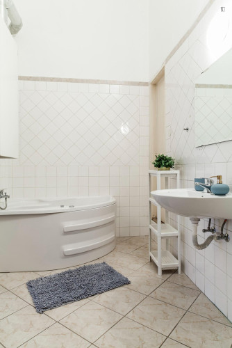 Tasteful double bedroom in Terézváros - Gallery - 6