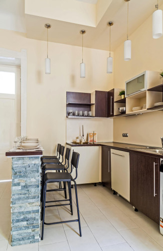 Grand double bedroom in Belső-Ferencváros - Gallery - 9