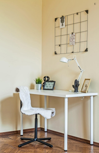 Grand double bedroom in Belső-Ferencváros - Gallery - 6