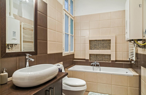 Grand double bedroom in Belső-Ferencváros - Gallery - 15