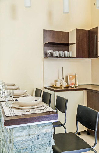 Grand double bedroom in Belső-Ferencváros - Gallery - 13