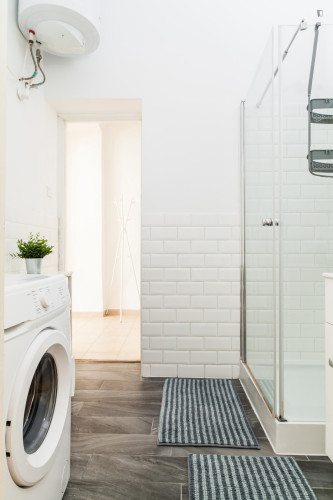 Very nice double bedroom near Opera metro