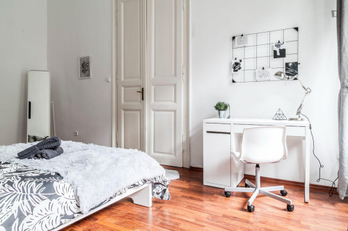 Grand double bedroom near the Nyugati train station - Gallery - 5