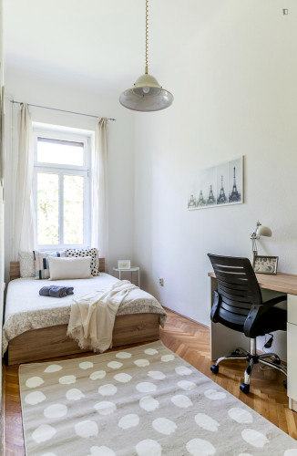 Delightful double bedroom in Erzsébetváros - Gallery - 3