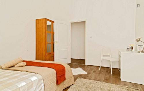 Alluring double bedroom near Rákóczi tér metro