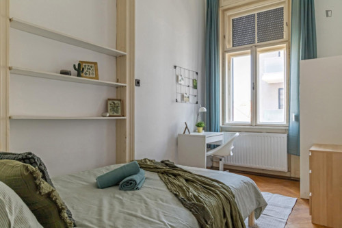 Appealing double bedroom near the Kodály körönd metro