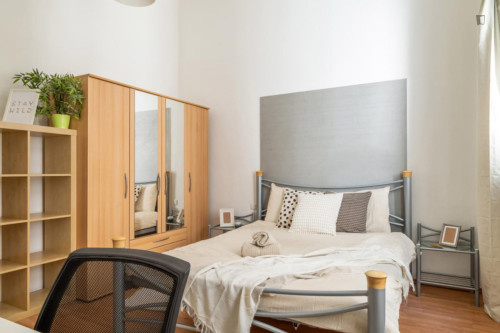 59e7c61b395679e2b2da21c4d402c91d53fd32384178e78e6ff9e5efbb843fbb.jpg