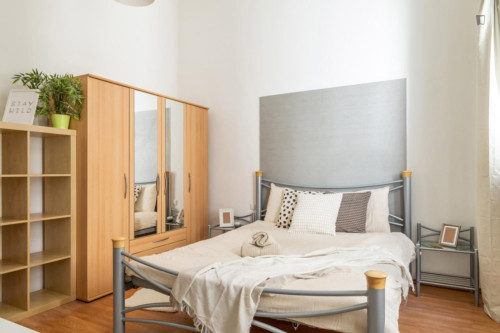 Appealing double bedroom near the Vörösmarty utca metro