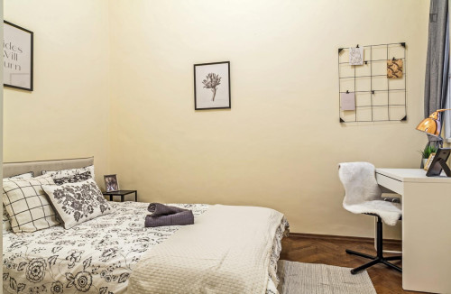 Nice double ensuite bedroom in Belső-Ferencváros - Gallery - 10
