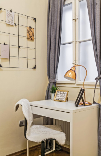 Nice double ensuite bedroom in Belső-Ferencváros - Gallery - 11