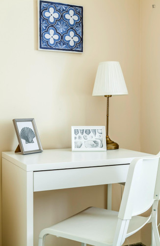 Neat ensuite double bedroom near Corvin-negyed metro - Gallery - 5