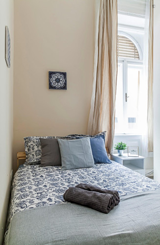 Neat ensuite double bedroom near Corvin-negyed metro - Gallery - 6