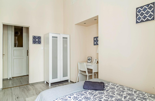 Neat ensuite double bedroom near Corvin-negyed metro