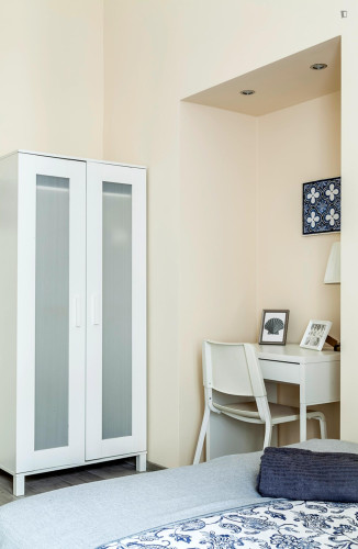 Neat ensuite double bedroom near Corvin-negyed metro