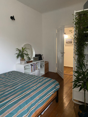 *ZWISCHENMIETE vom 07.12.-02.01.* Sonnige 2-Zimmer Wohnung mit Balkon in Berlin-Neukölln