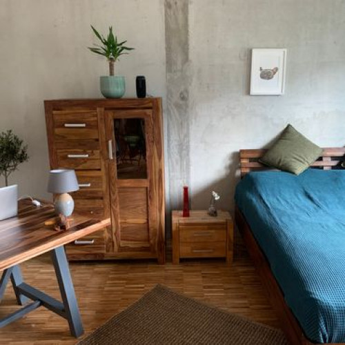 Spacious, quiet in hardwood furnished bedroom in shared flat in Schöneberg