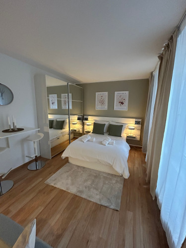 Charming first-owner flat with balcony in the heart of Kreuzberg