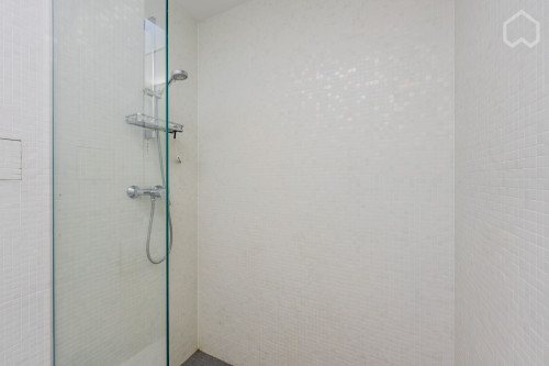 Modern studio apartment with balcony central in Friedrichshain (Berlin)