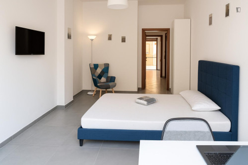 Spacious double bedroom with balcony in 5-bedroom apartment