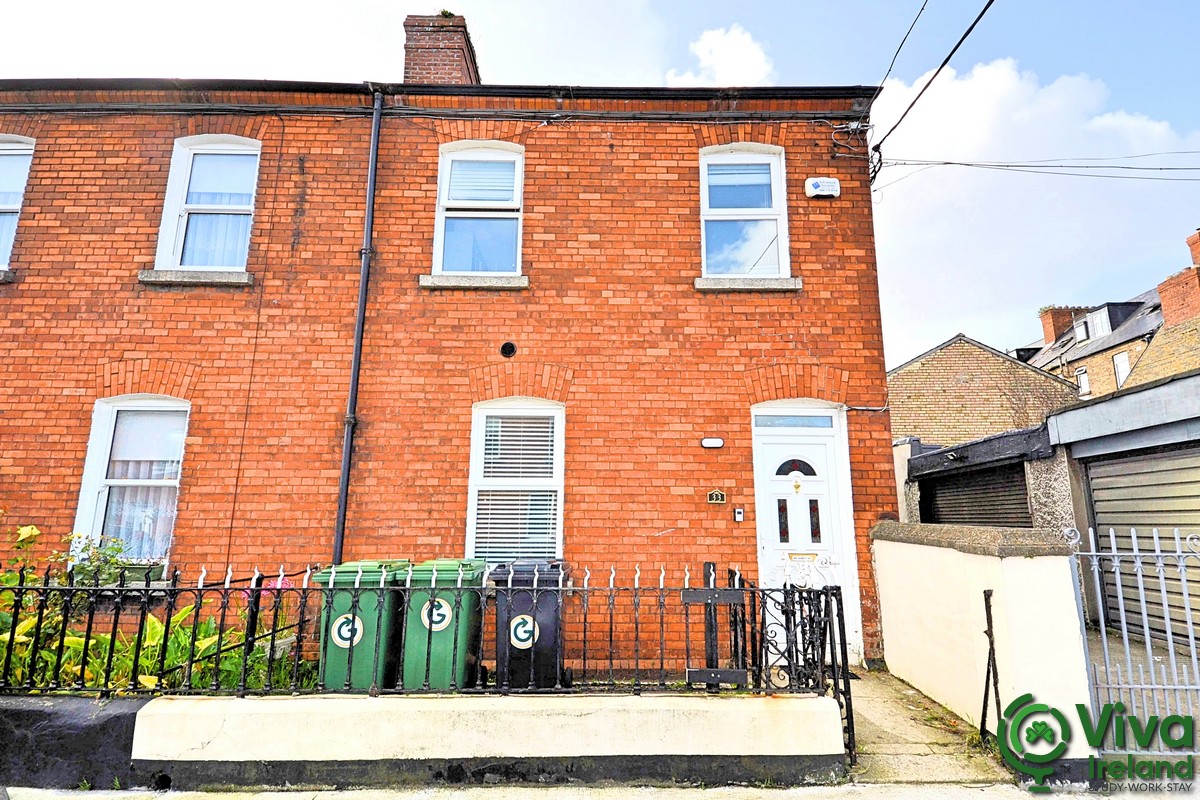 33 Clonmore Road