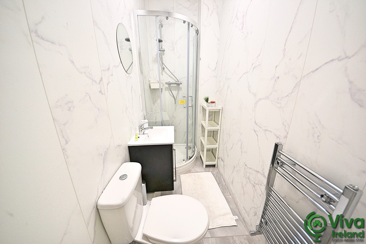 Twin Room Ensuite - Female - 2
