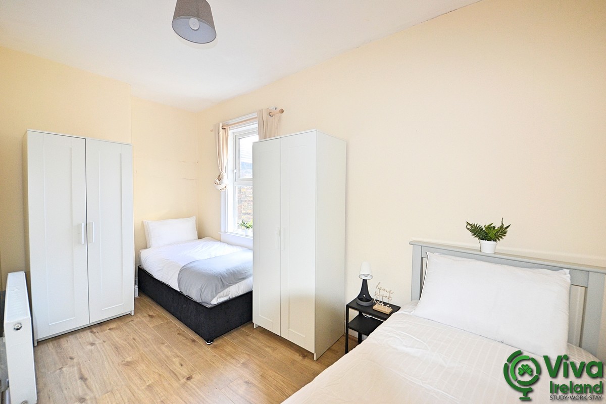 Twin Room Ensuite - Female - 4