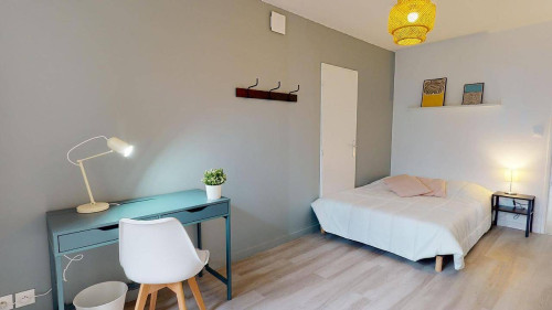 102m² Private room in a flatshare for 5 people