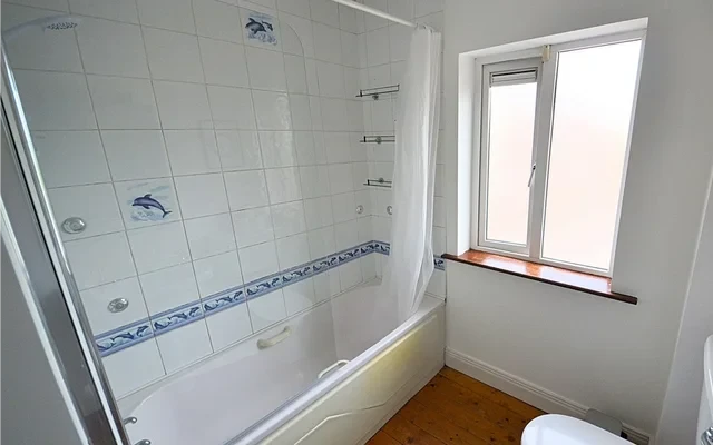  Single Room  -  21 Watercourse Mews  - Gallery -  5