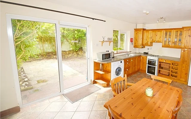  Single Room  -  21 Watercourse Mews  - Gallery -  3