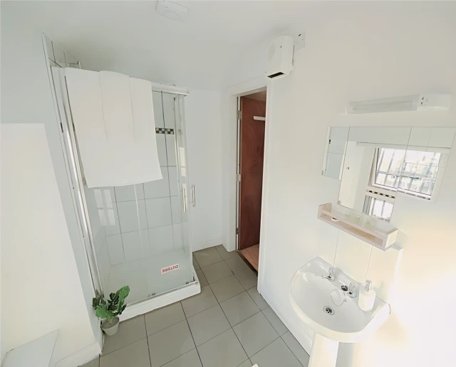 Quadruple Room - 5
