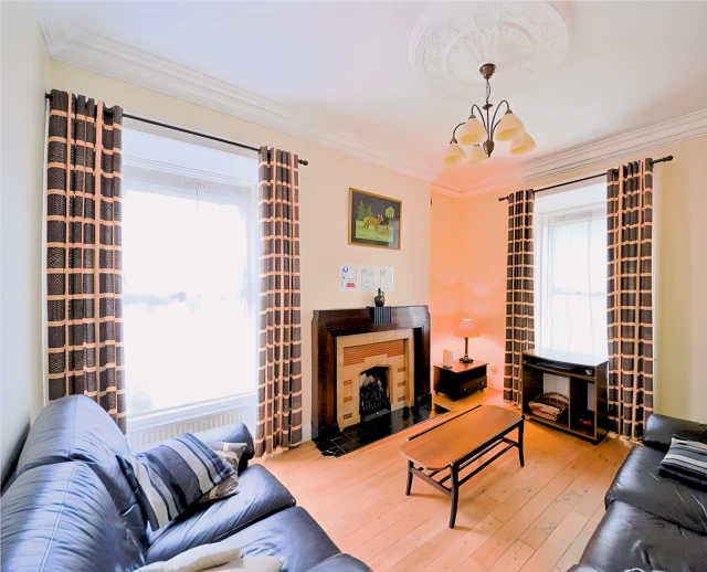 Twin Room Ensuite - Male - 3