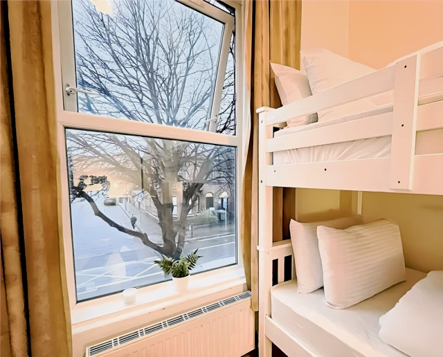 Twin Room - Male - 1